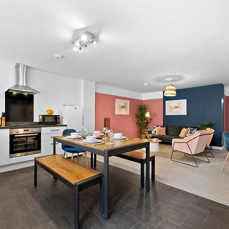 Glevum Lodge - 2 Bedroom Town Centre Apartment Cirencester Exteriör bild