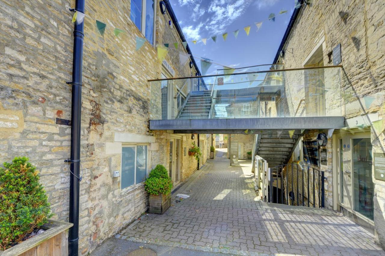 Glevum Lodge - 2 Bedroom Town Centre Apartment Cirencester Exteriör bild