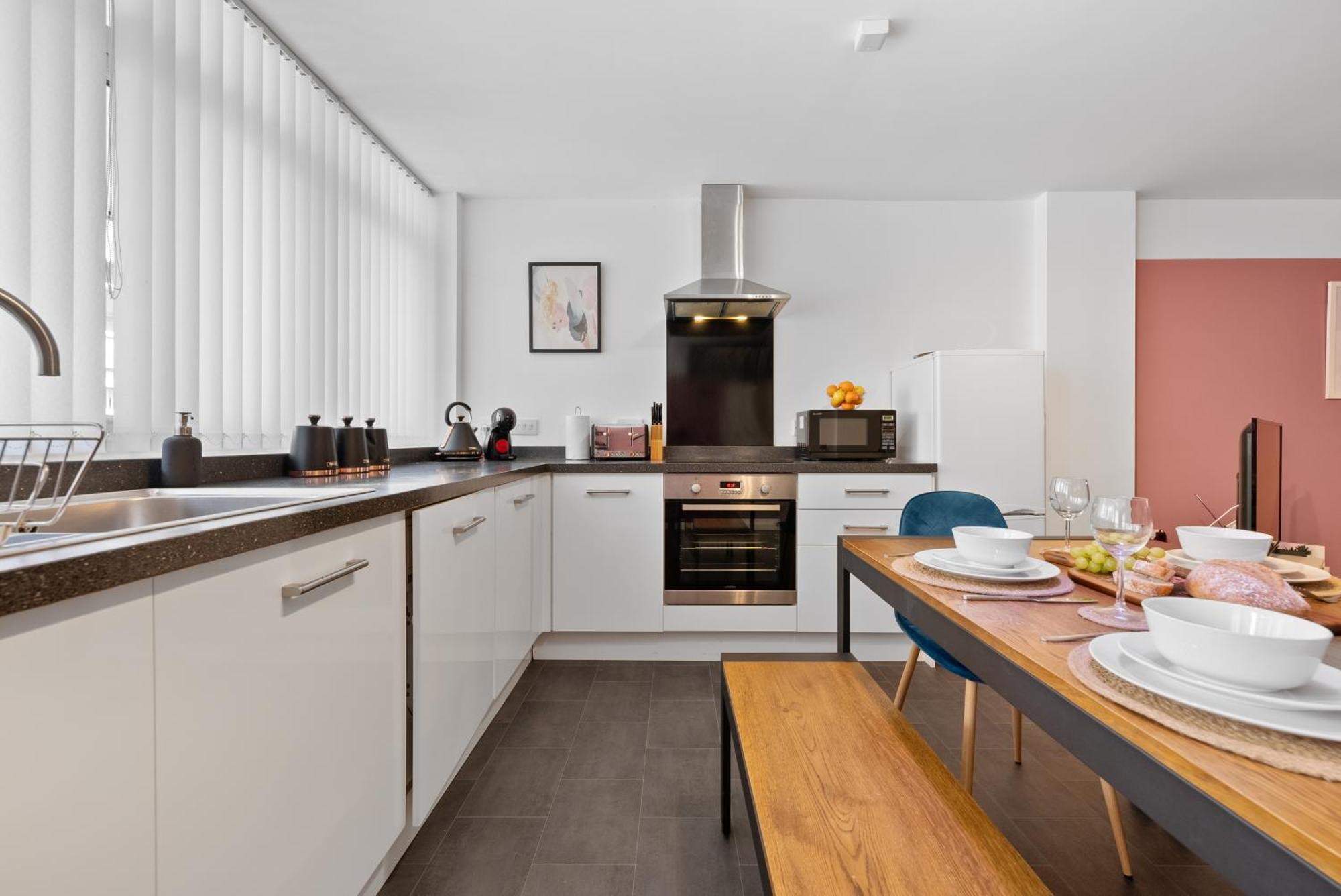 Glevum Lodge - 2 Bedroom Town Centre Apartment Cirencester Exteriör bild