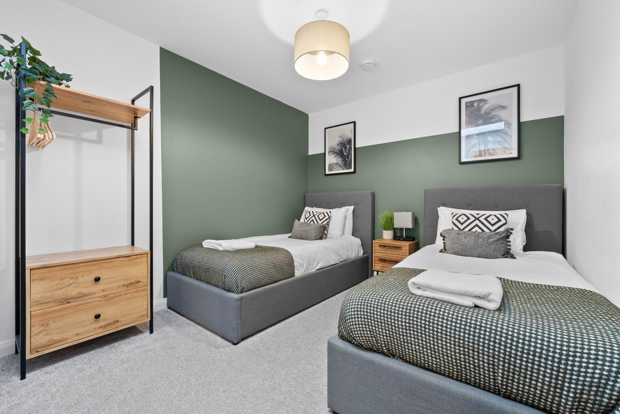Glevum Lodge - 2 Bedroom Town Centre Apartment Cirencester Exteriör bild