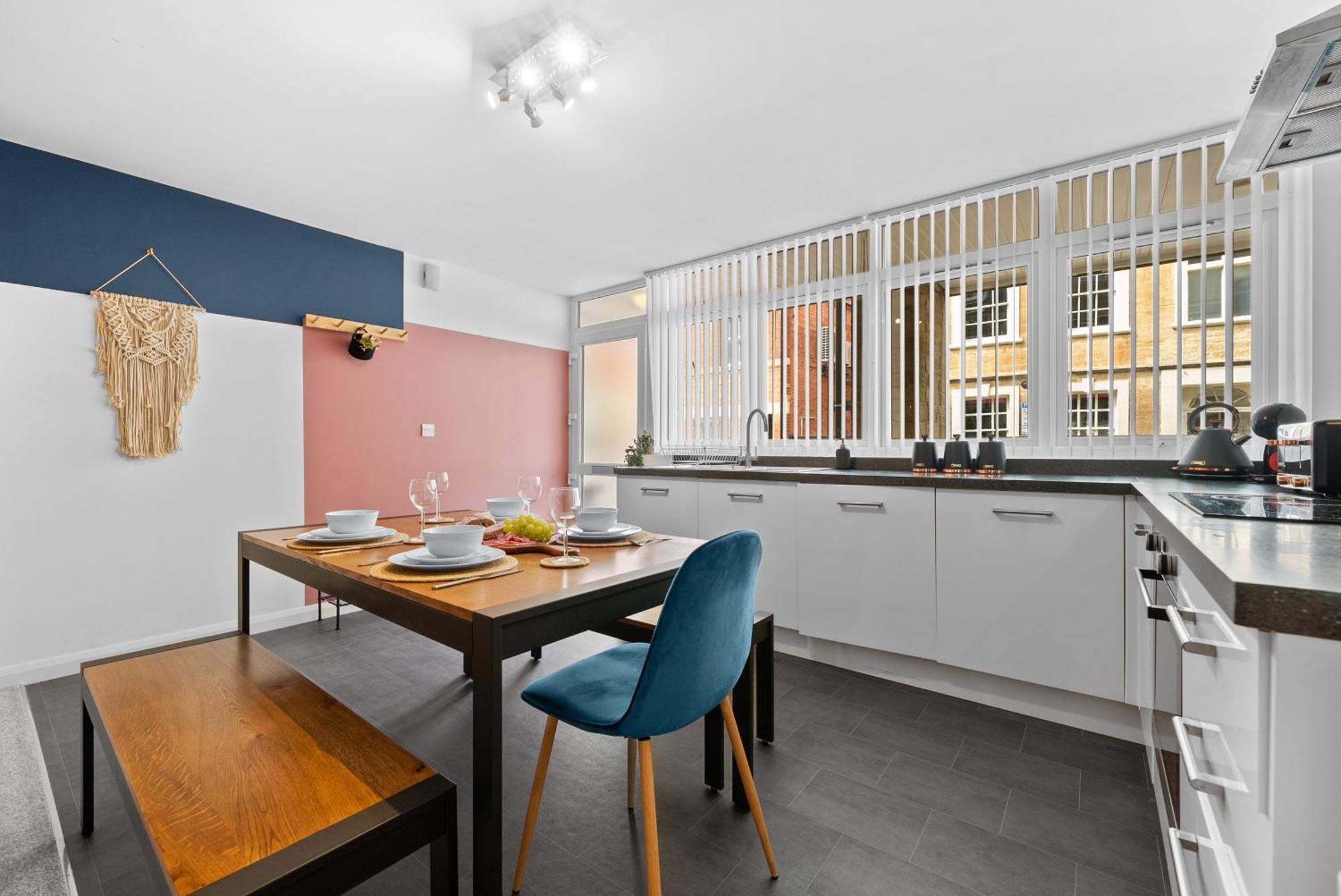 Glevum Lodge - 2 Bedroom Town Centre Apartment Cirencester Exteriör bild